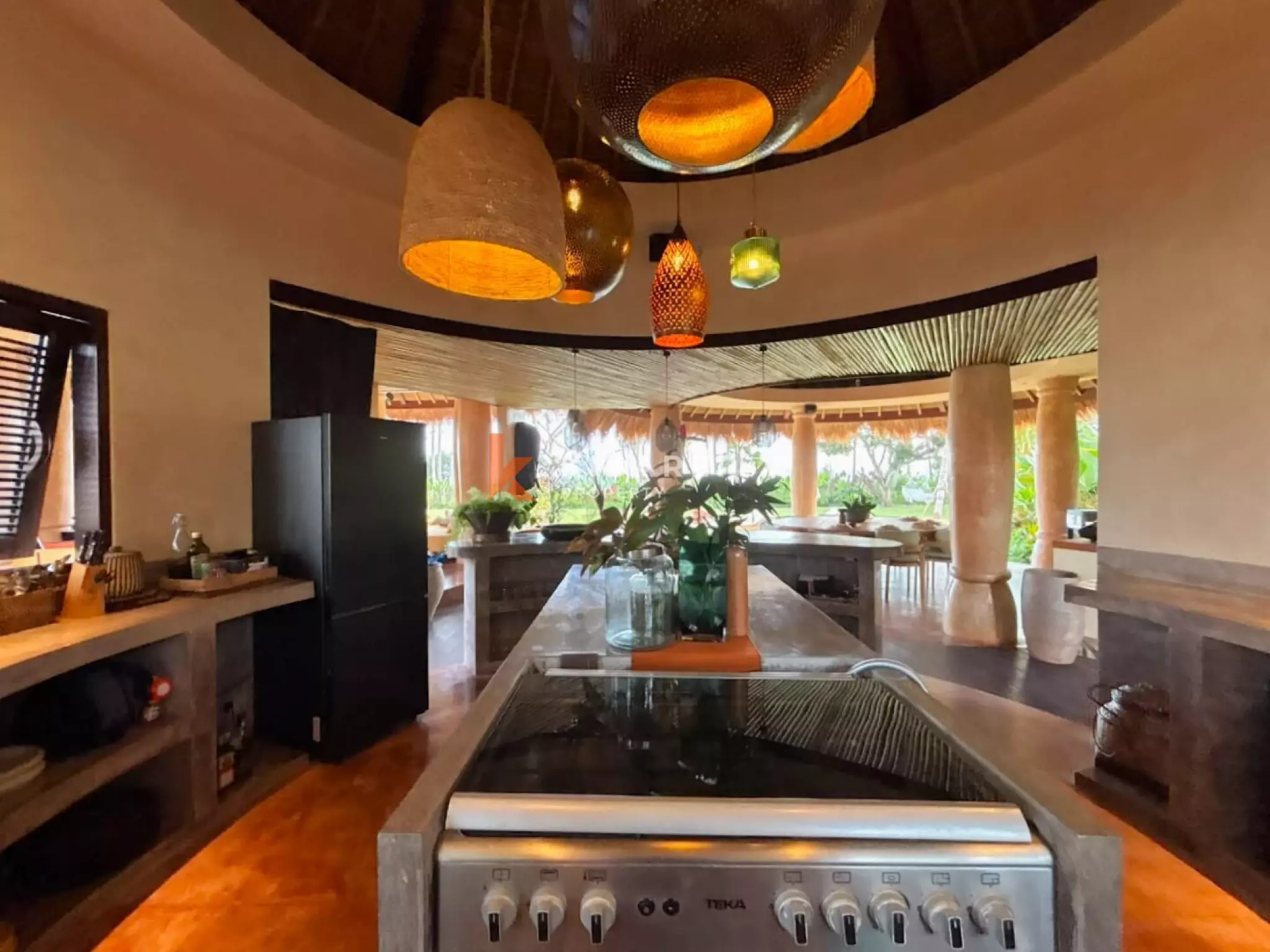 Tropical Residence with Charming Architecture – Five-Bedroom Villa with Spacious Garden in Seseh — image 14