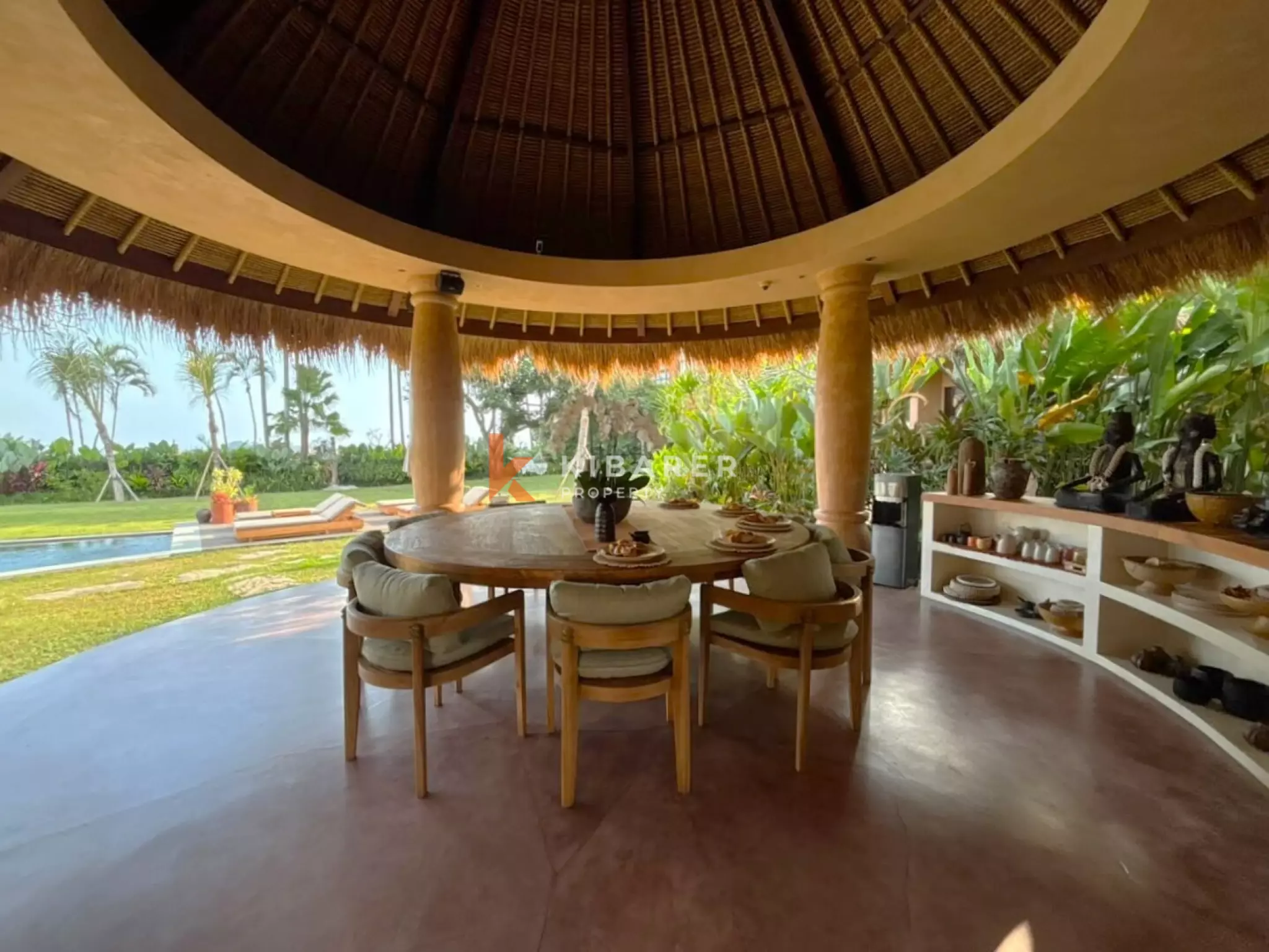 Tropical Residence with Charming Architecture – Five-Bedroom Villa with Spacious Garden in Seseh — image 9