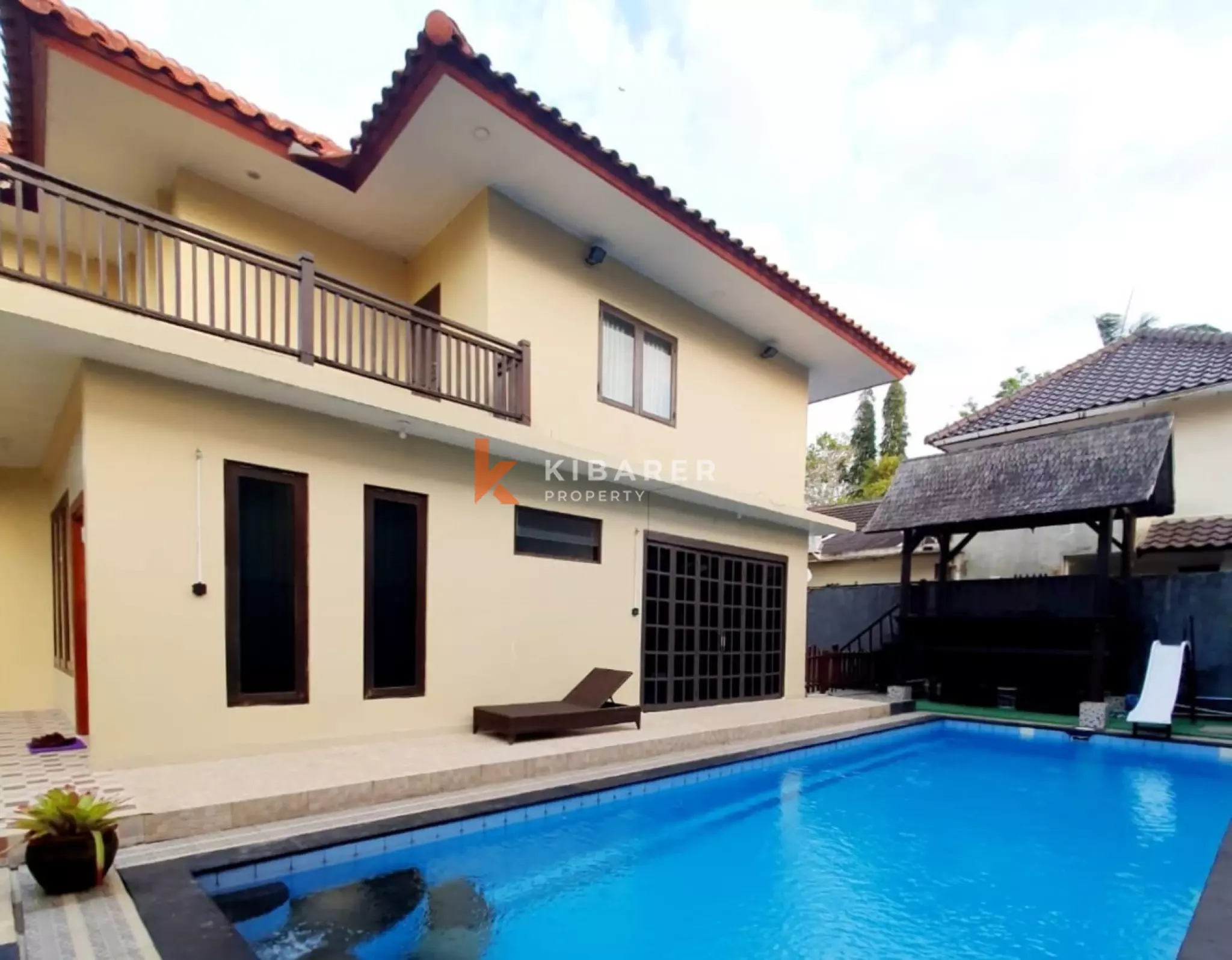 The Jimbaran House – Spacious Residence with Four Bedrooms and Swimming Pool