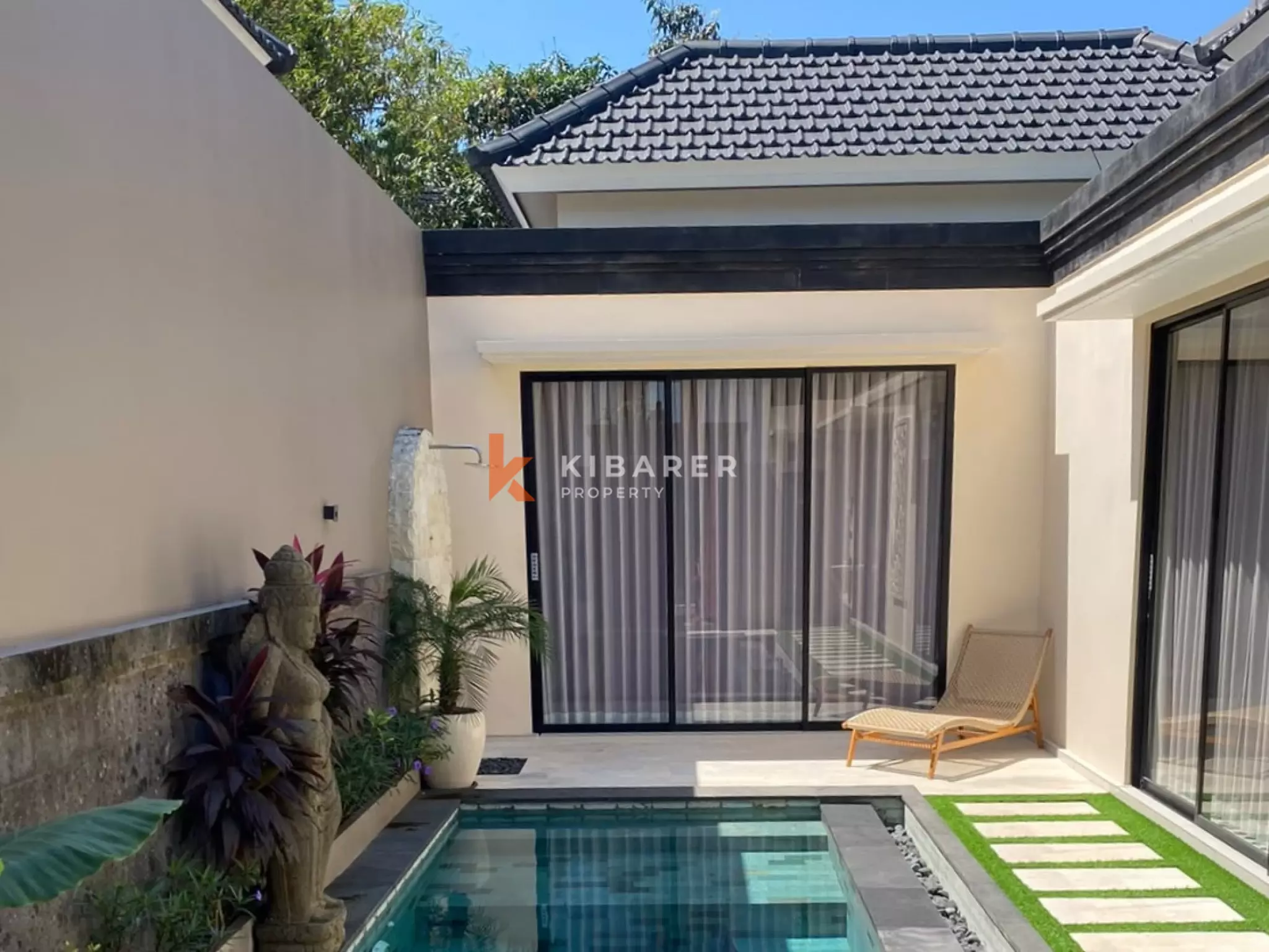 Charming Modern Two-Bedroom Villa with Swimming Pool in Padonan