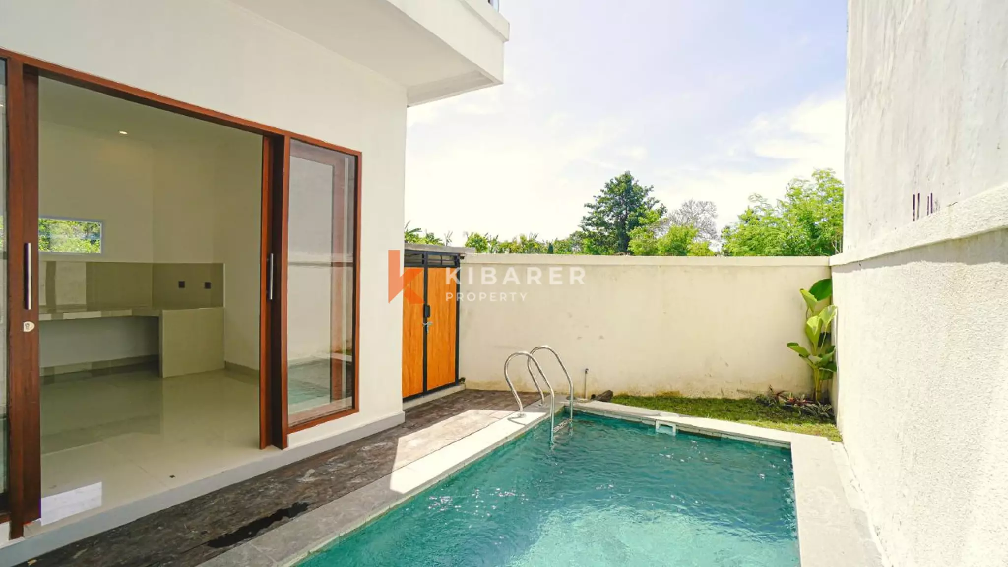 Unfurnished Three-Bedroom Contemporary Villa for Rent in Munggu — image 2