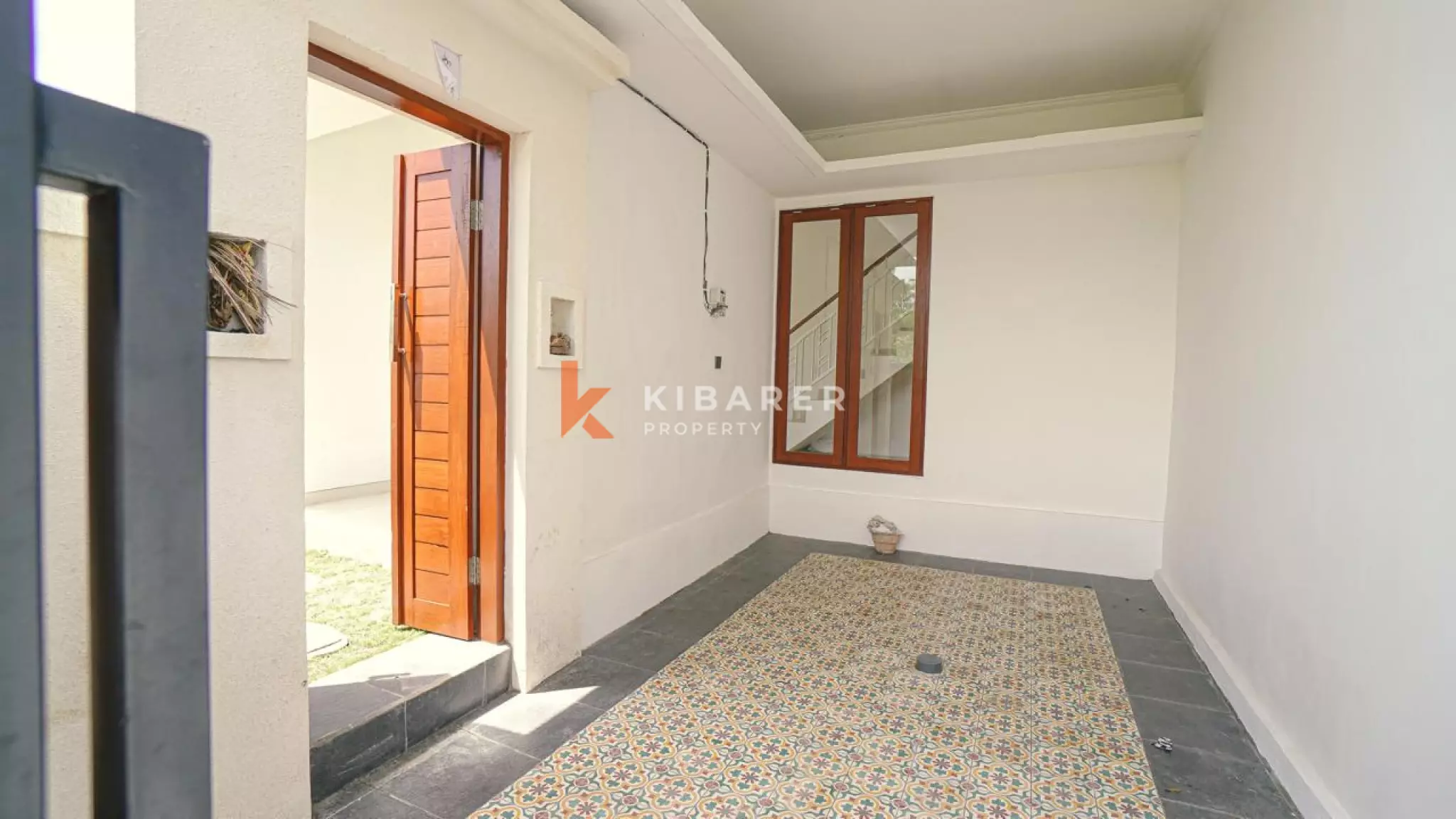 Unfurnished Three-Bedroom Contemporary Villa for Rent in Munggu — image 5