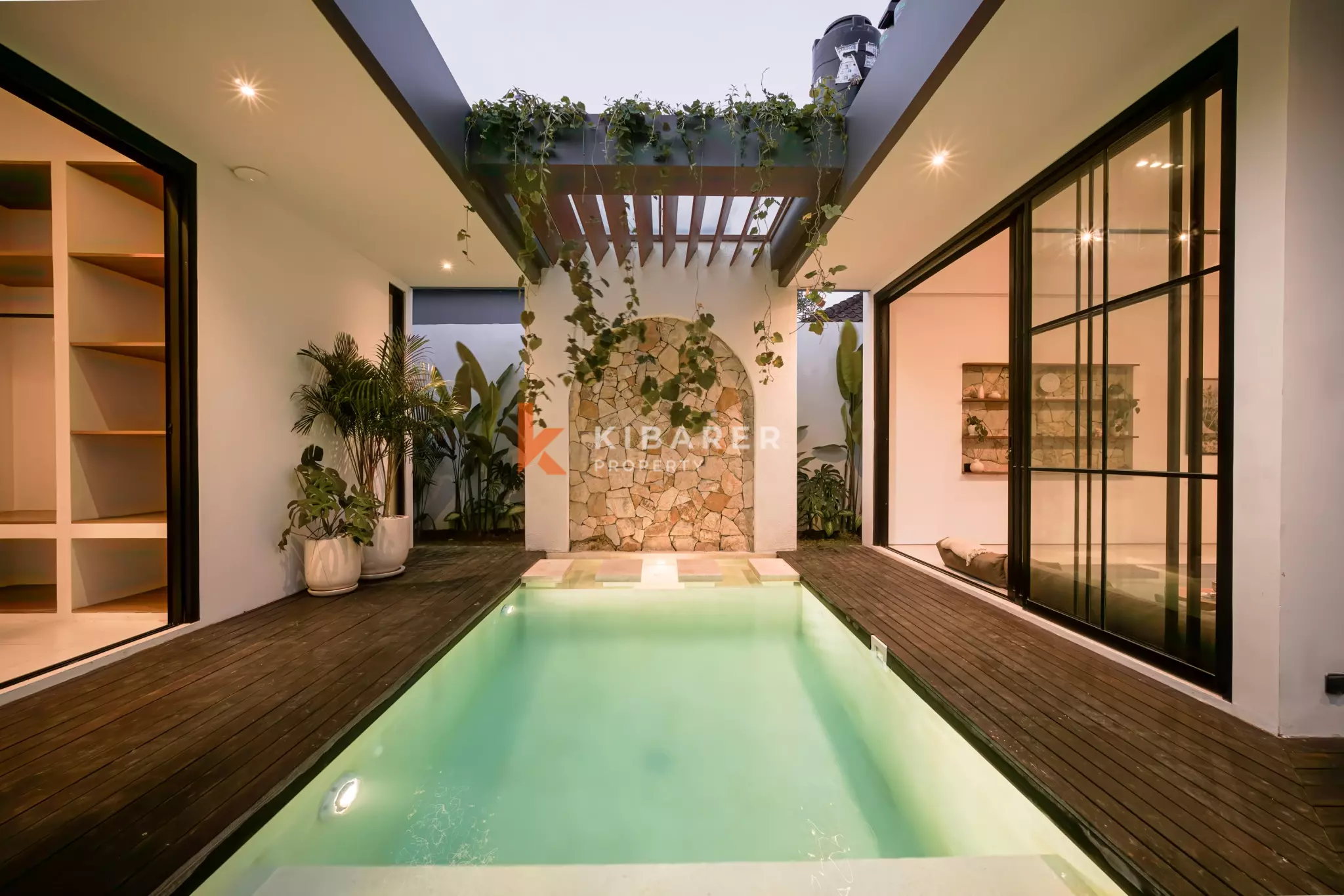Stylish Two-Bedroom Villa with Private Pool in Kedungu — image 3