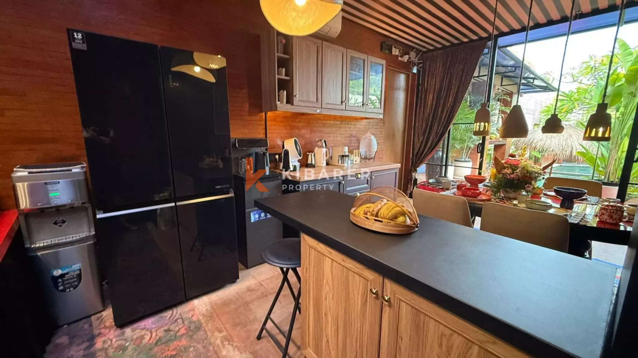 Tropical Five-Bedroom Villa with Private Jacuzzi in Kayu Tulang — image 5