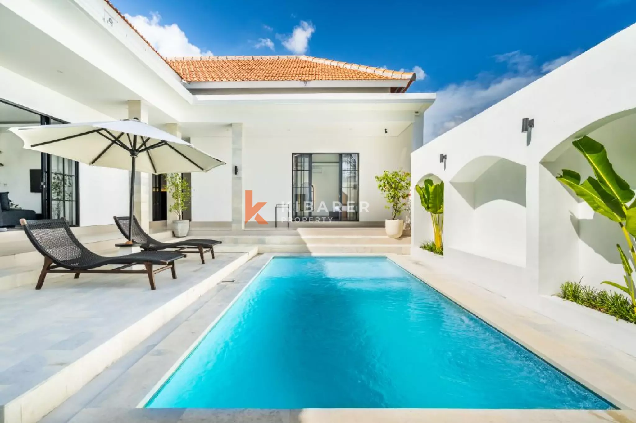 Three-Bedroom Tropical Style Villa with Swimming Pool in Canggu — image 2