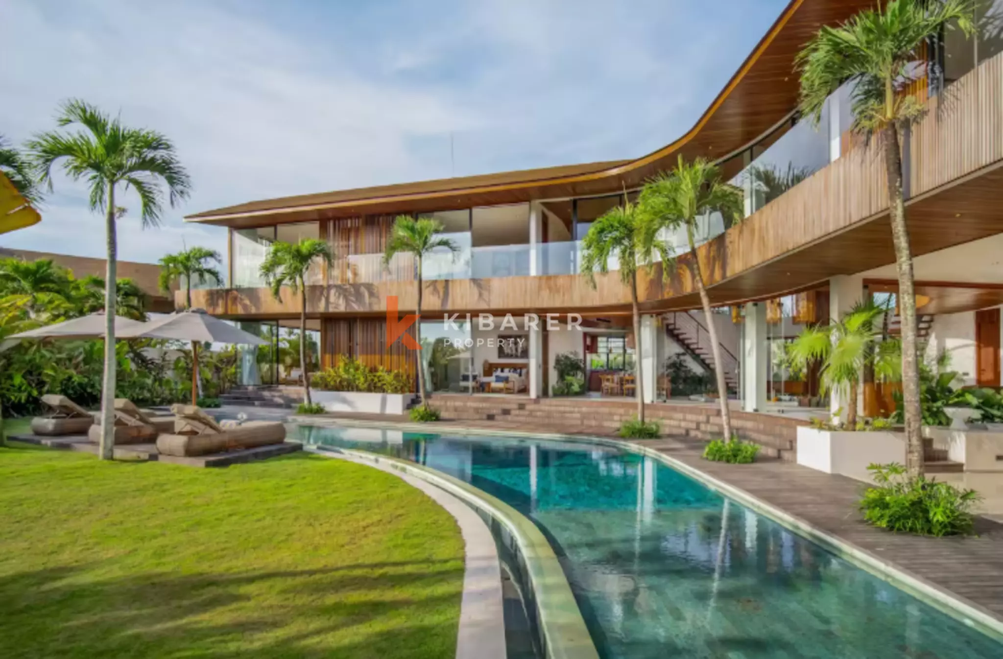 Luxury Residence with Garden – Five-Bedroom Villa in Tumbak Bayuh — image 1
