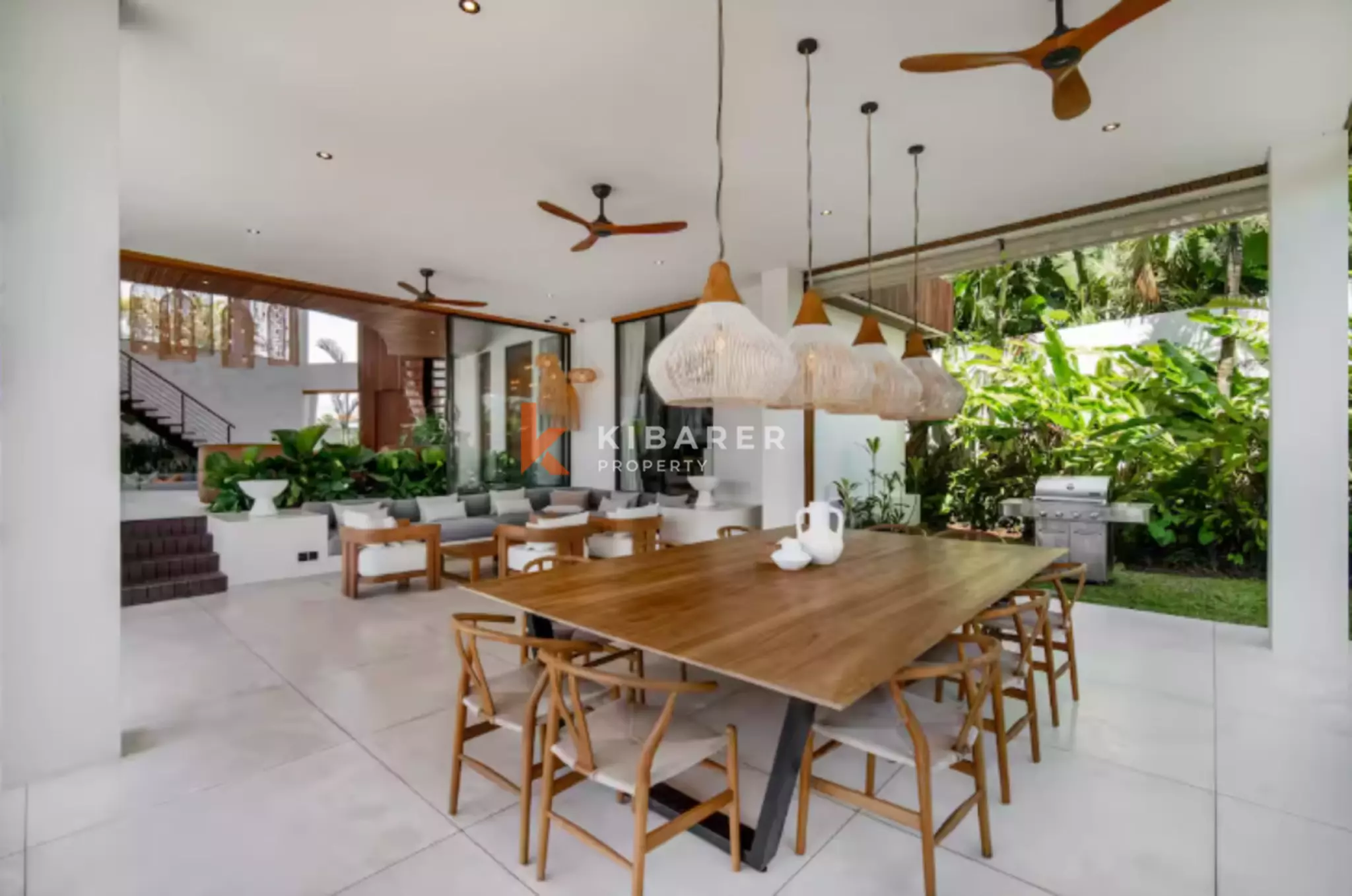Luxury Residence with Garden – Five-Bedroom Villa in Tumbak Bayuh — image 9