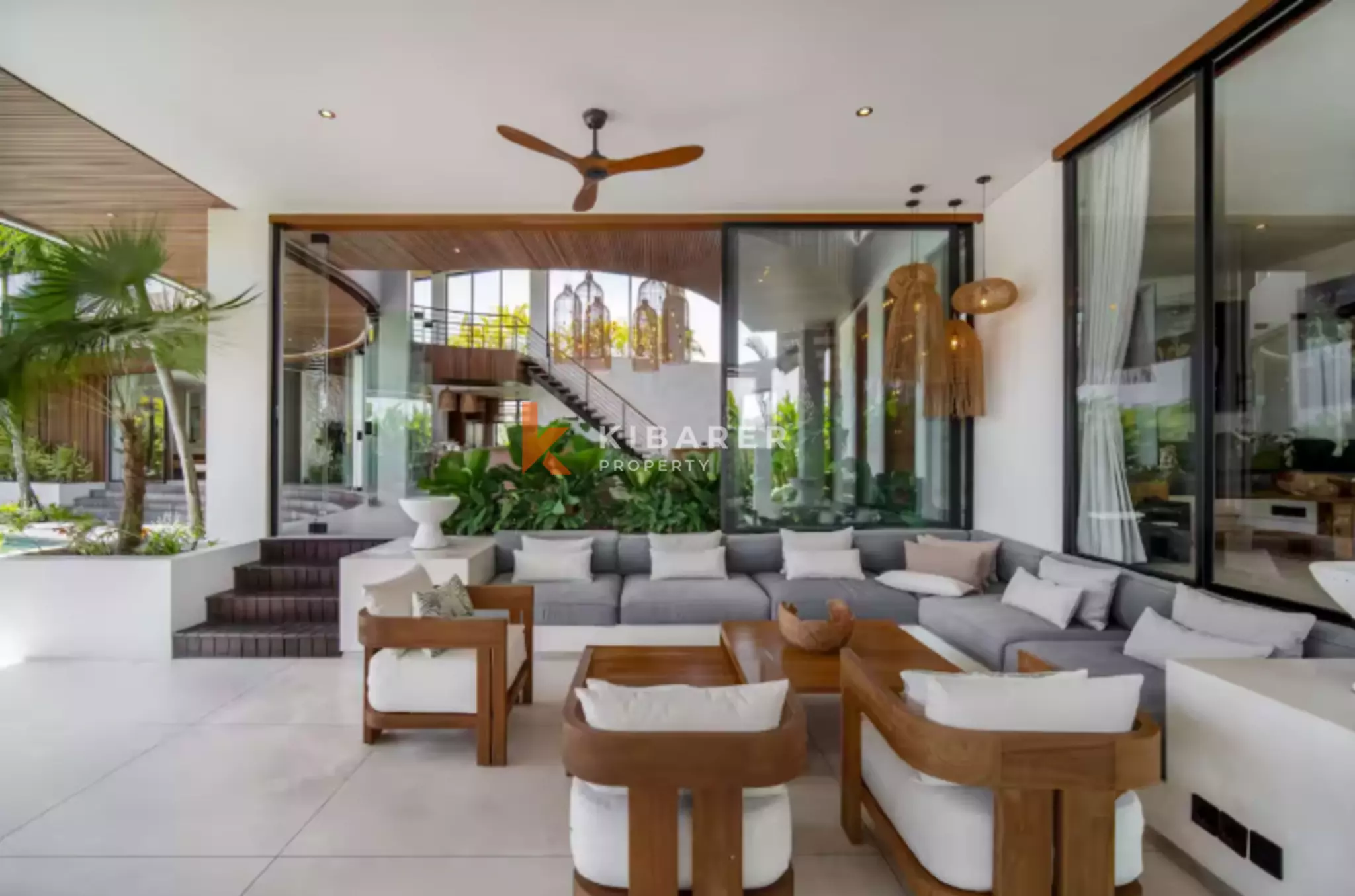 Luxury Residence with Garden – Five-Bedroom Villa in Tumbak Bayuh — image 10