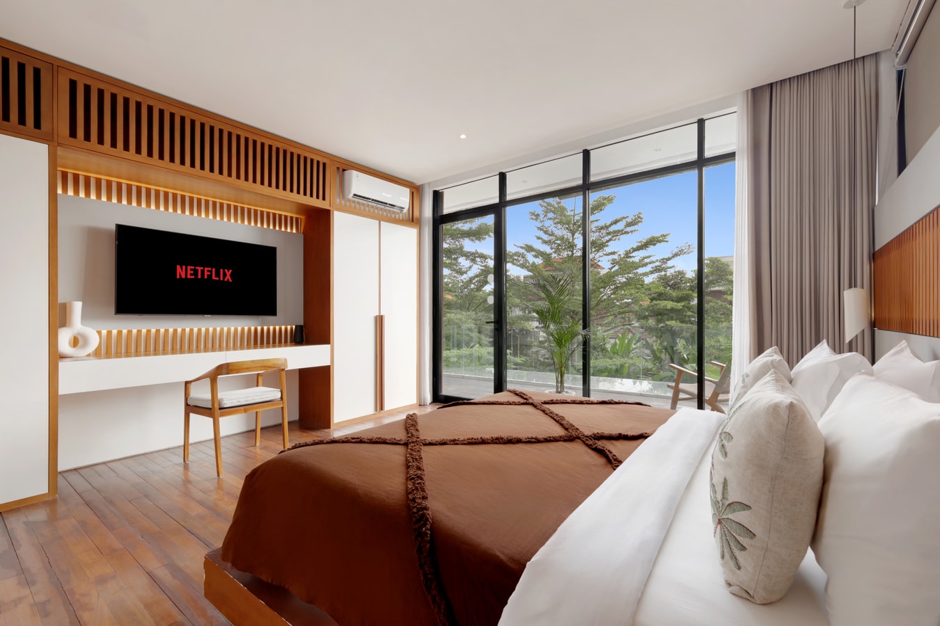 Canggu Escape 2BR Villa w/ Rooftop and Plunge Pool in Canggu, Bali — image 11
