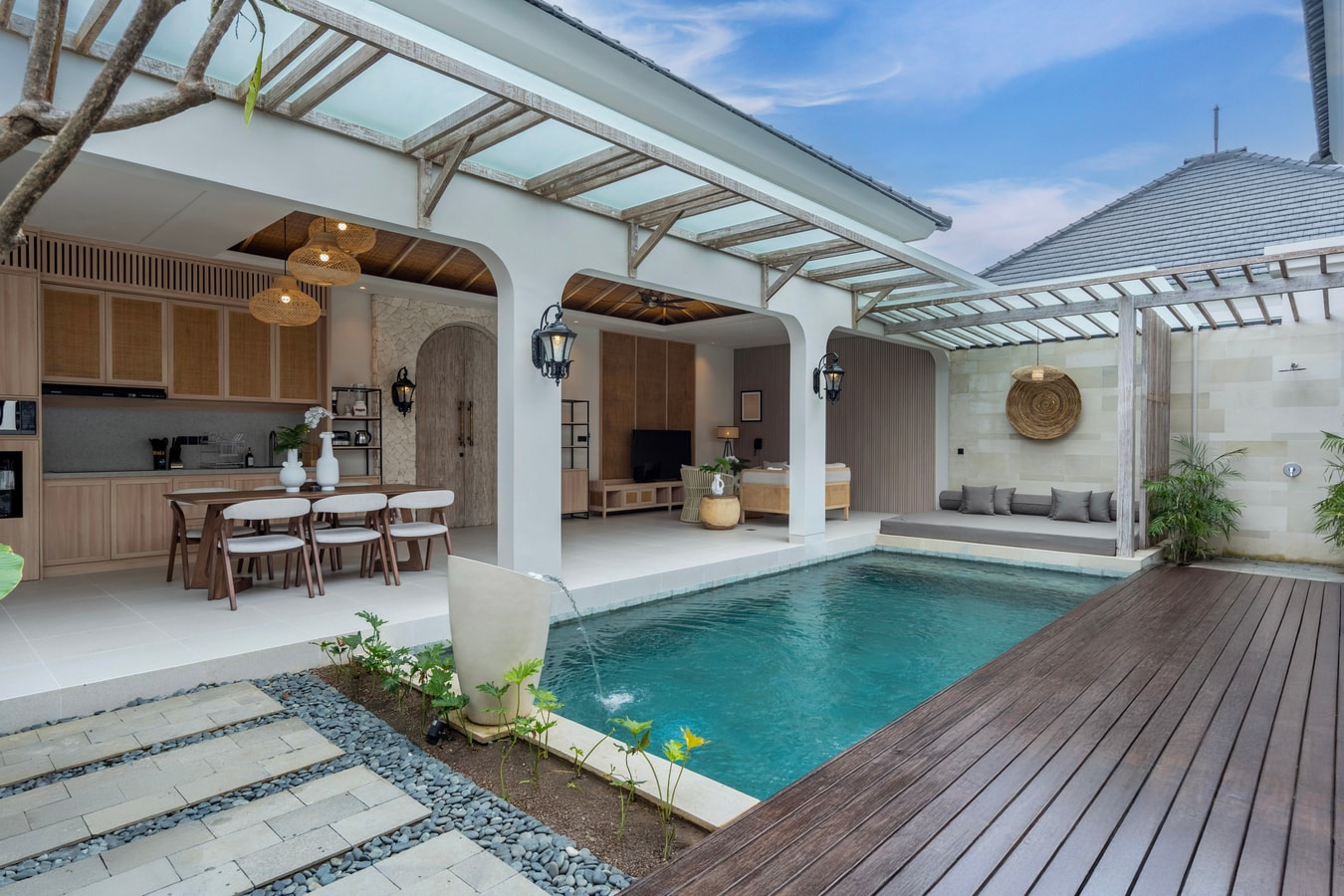 Deneva 9 - Pool Villa, Near Cafes & Berawa Beach in Canggu, Bali