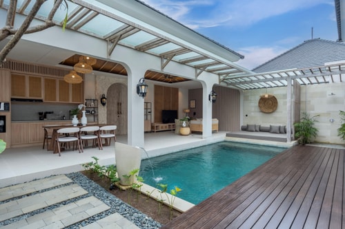 Deneva 9 - Pool Villa, Near Cafes & Berawa Beach in Canggu, Bali — image 1