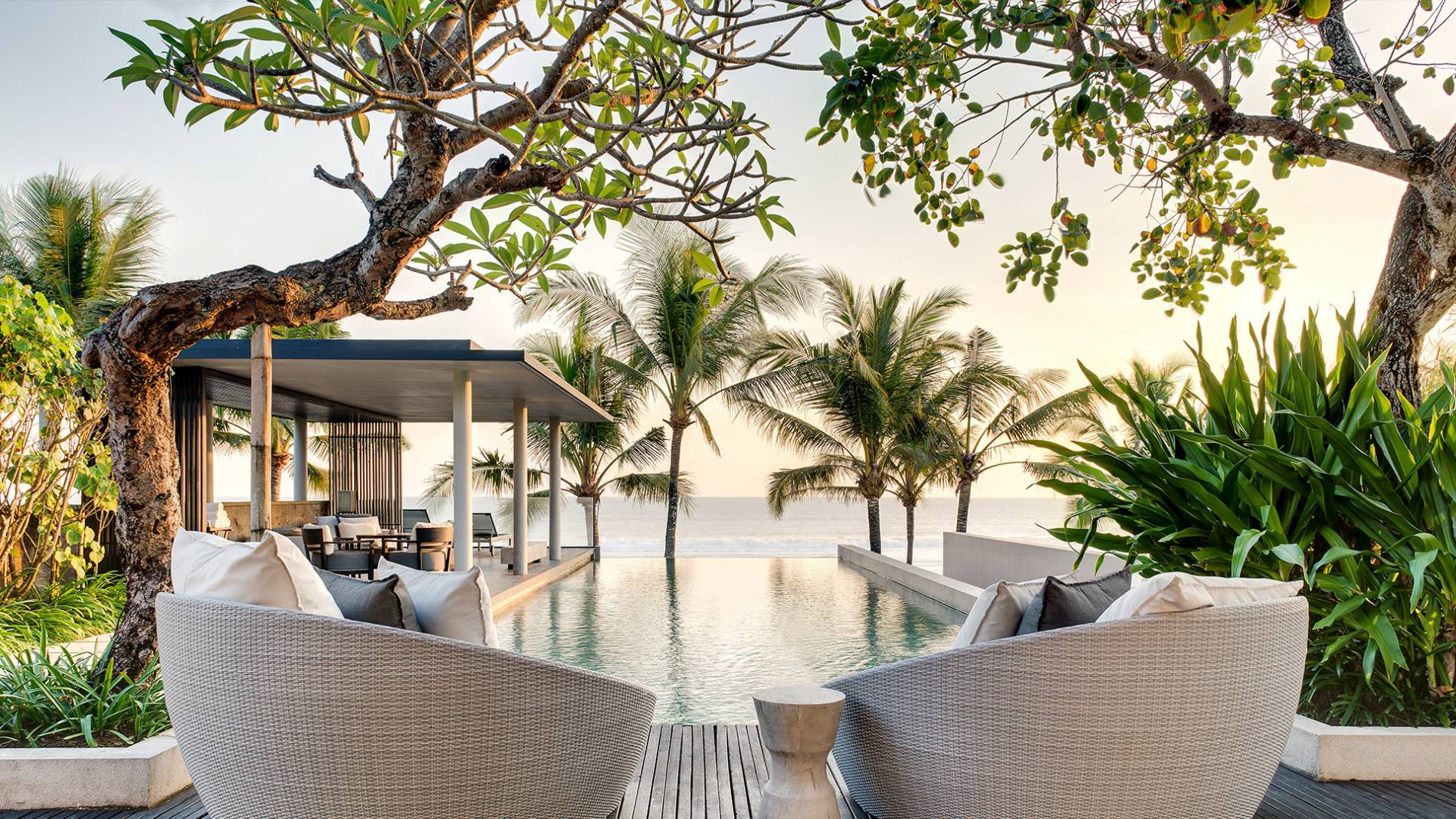 6 Bedrooms Beachfront Villa in tabanan — image 6