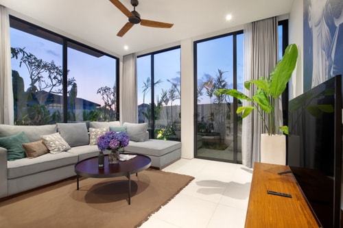 Artistic 4BR Coastal Villa w/ Infinity Pool & Sauna in Canggu, Bali — image 2