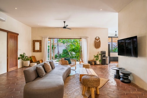 3BR Luxury Villa | Near Desa Kitsuné & Pool in Canggu, Bali — image 4