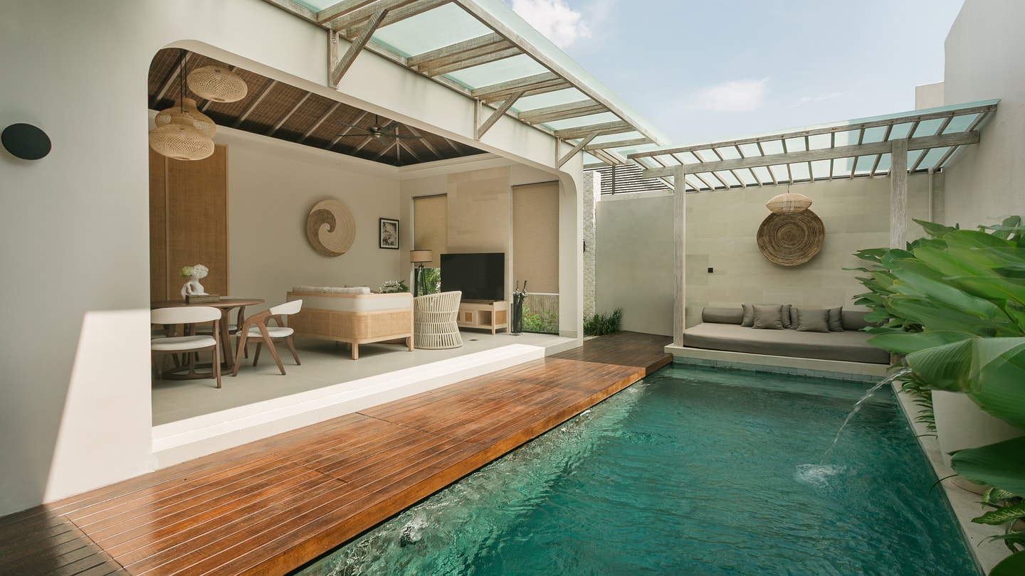 Deneva - Private Pool & Bathtub, Near Berawa Beach in Canggu, Bali