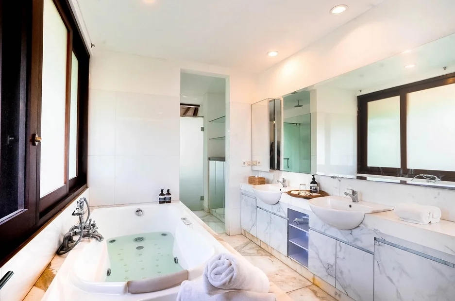 3-Bedroom Villa with Private Pool & Spacious Garden in Sanur, Bali — image 12
