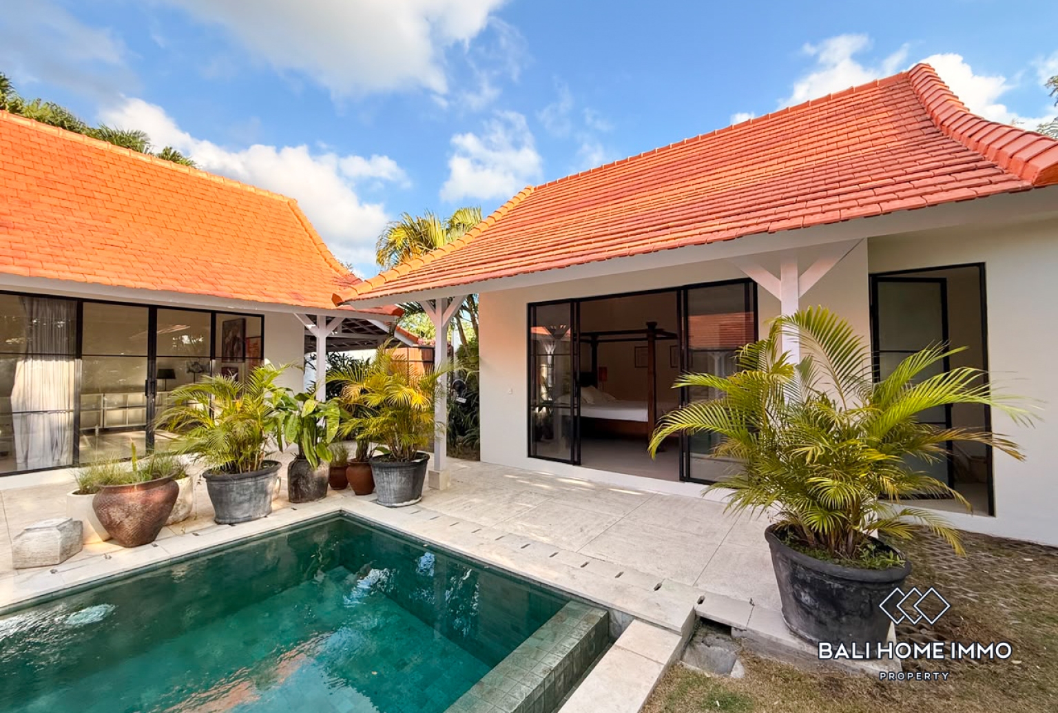 3 Bedroom Family Villa For Rent in Canggu Berawa — image 1