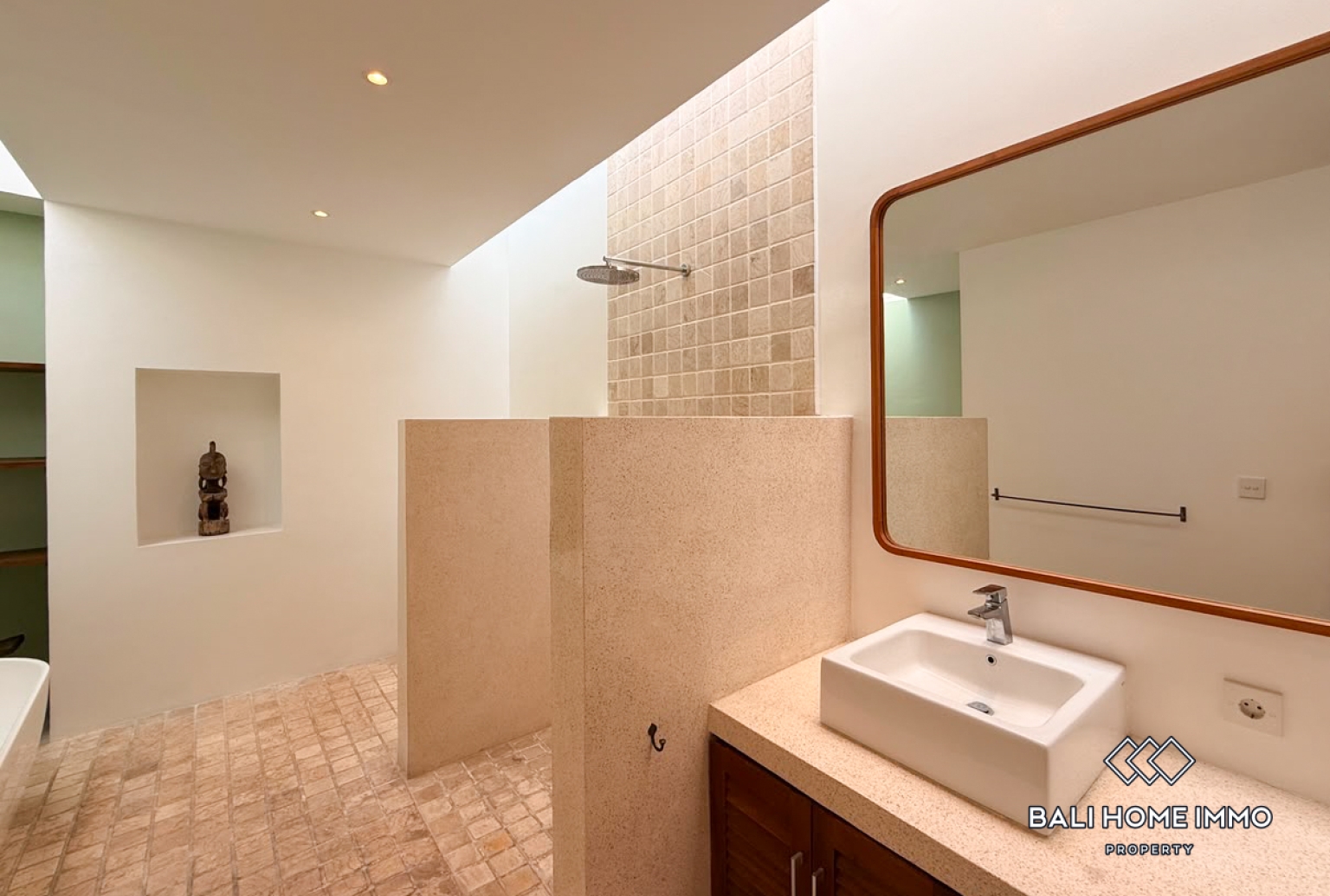 3 Bedroom Family Villa For Rent in Canggu Berawa — image 12