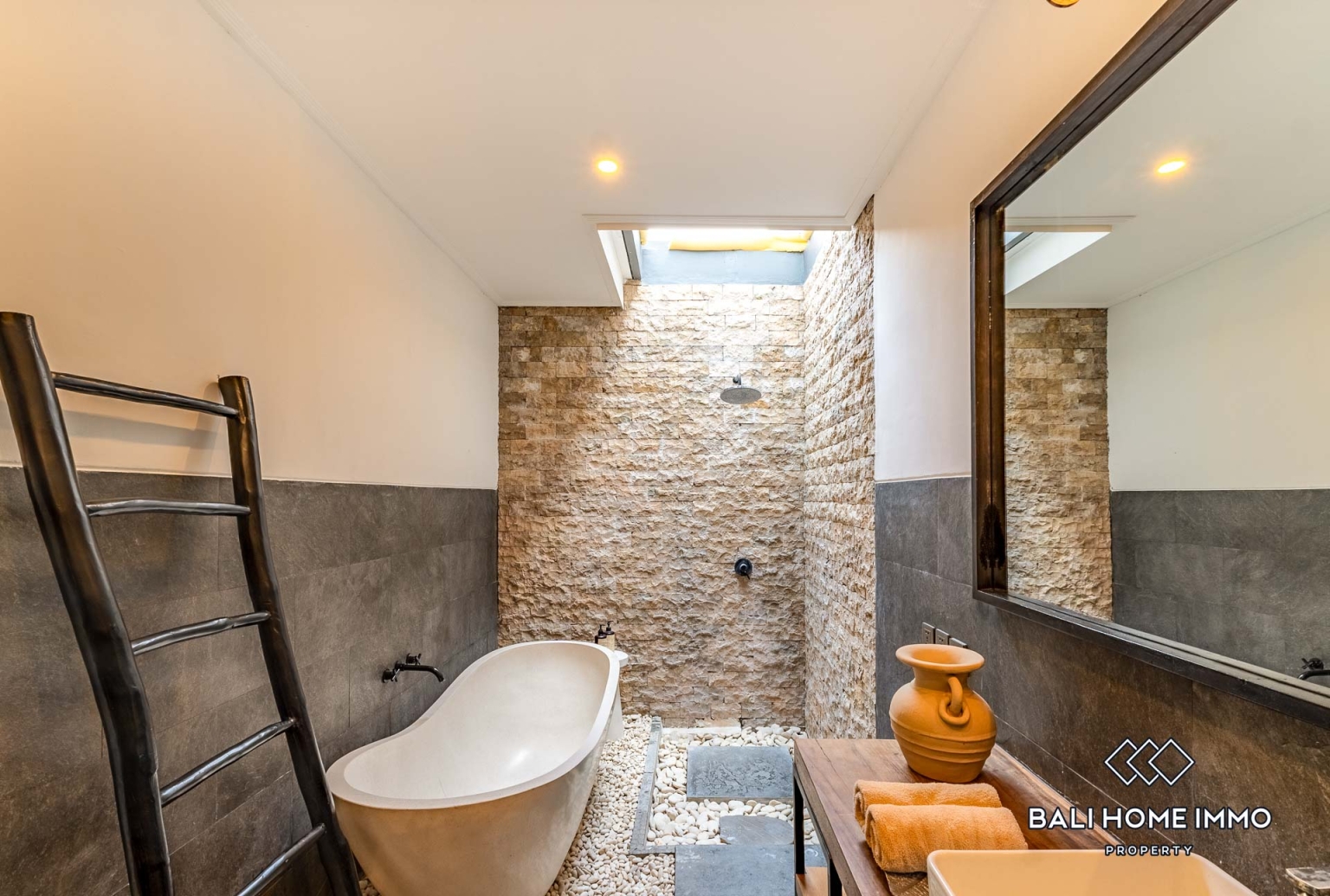 3 Bedroom Family Villa For Rent in Canggu Berawa — image 15
