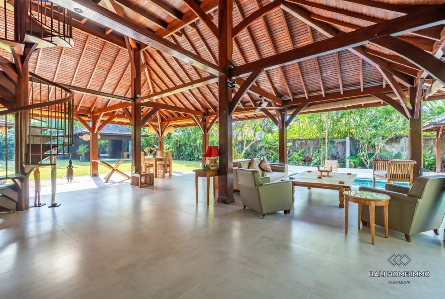 3 Bedroom Villa for Yearly Rental in Berawa — image 1