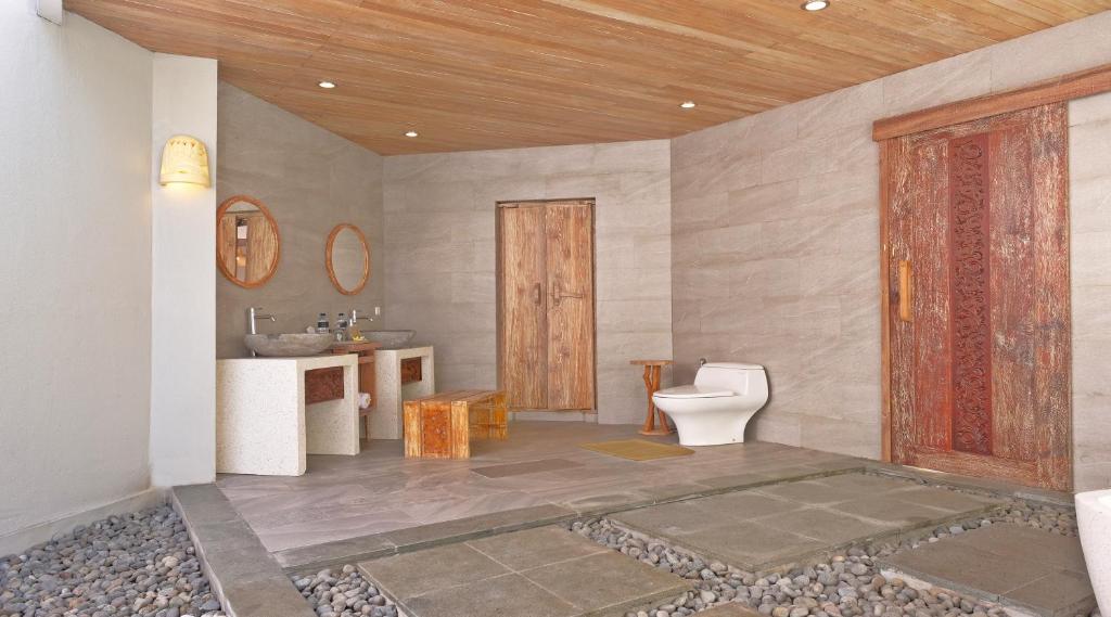 Tropical Luxe Hideaway 1 Bedroom Private Villa in Jimbaran — image 6
