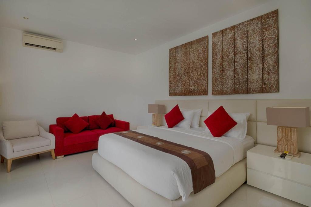 Romantic Garden Retreat 3 Bedroom Private Villa in Canggu — image 3
