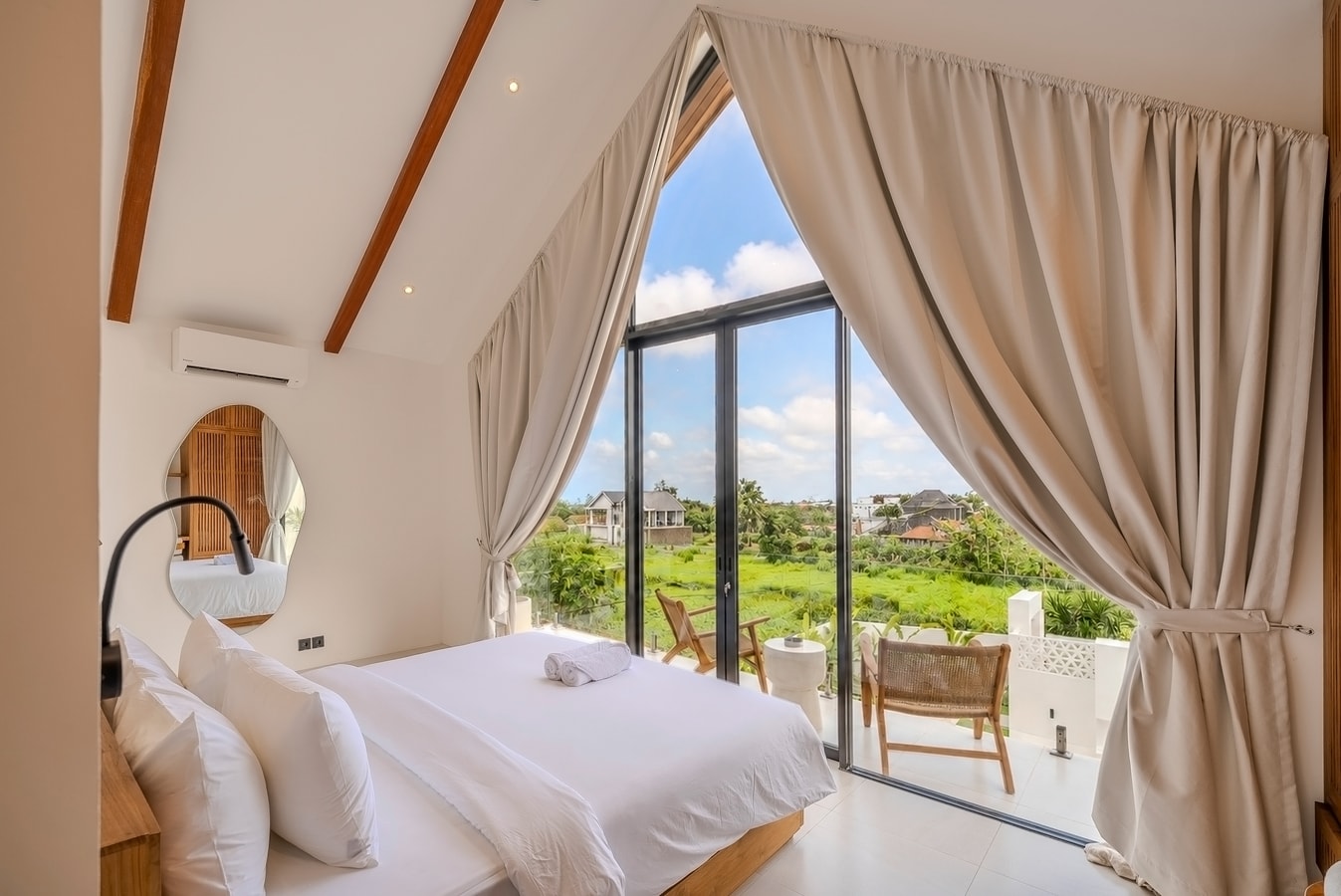 Aintrazy - 3BR Pool and Paddy View Villa, Uluwatu in Pecatu, Bali — image 7