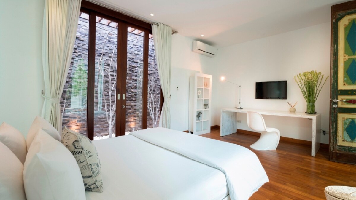 Expansive Luxury Estate 6 Bedroom Private Villa in Canggu — image 4