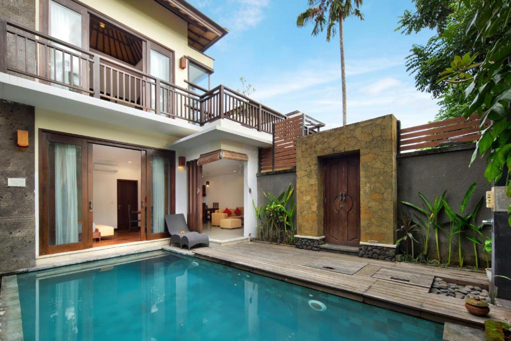 Poolside Balcony Retreat 2 Bedroom Private Villa in Canggu — image 6