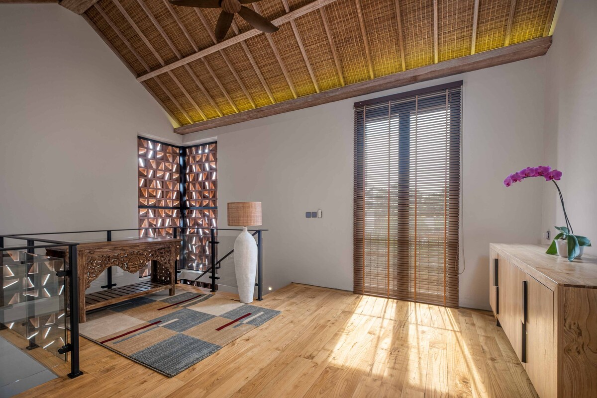 Lush Modern Hideaway 3 Bedroom Private Villa in Canggu — image 5