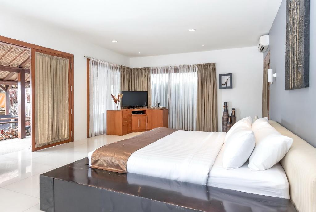 Grand Coastal Marvel Private Villa in Jimbaran — image 5