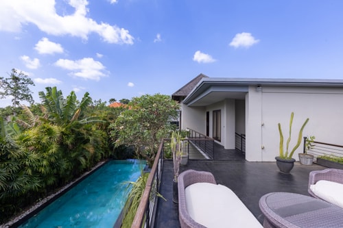 Sanga - 3BR Villa with Pool & Rooftop, Canggu in Pererenan, Bali — image 8