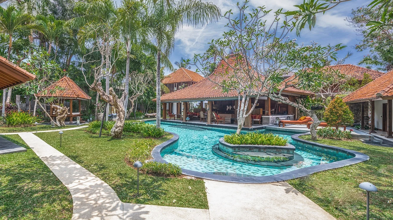 4-Bedroom Luxury Villa in Seminyak – Walk to Petitenget Beach, 21m Pool – BVI1486 — image 9