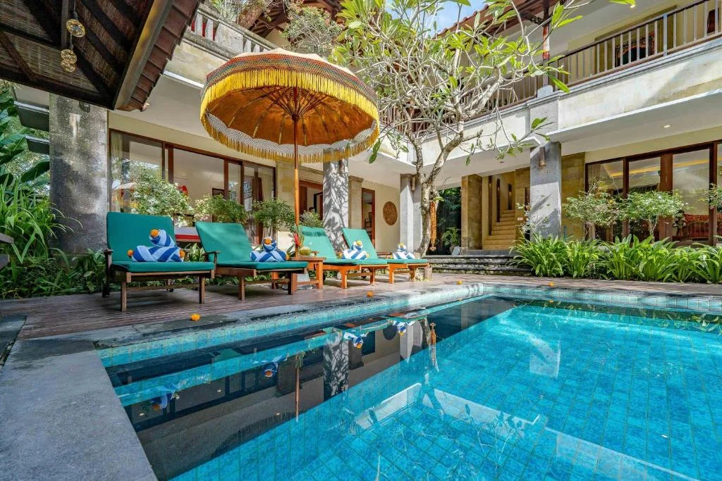 4BR Luxury Villa with Botanical Garden in Tabanan — image 10