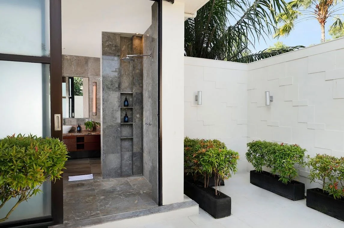 4BR Modern Luxury Villa with Ocean View in Jimbaran — image 14