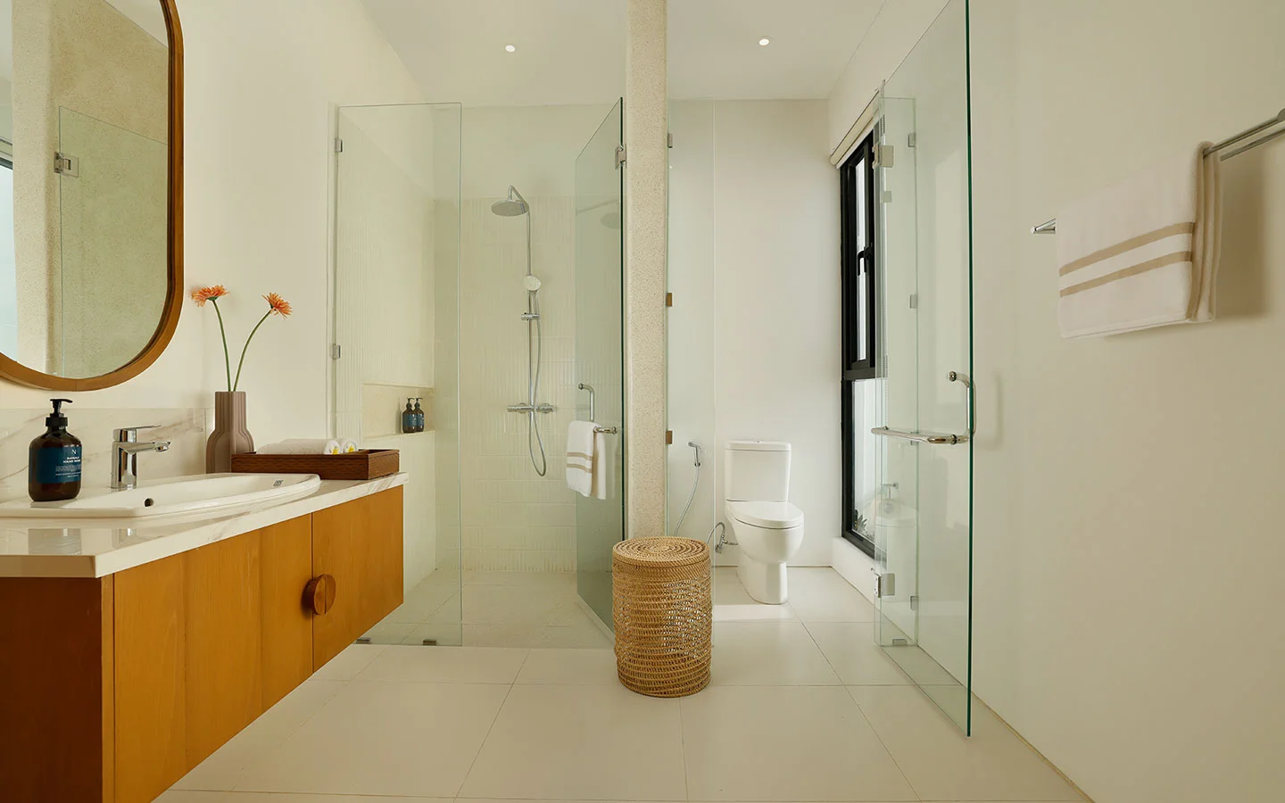 Modern Minimalist 4BR Villa with Private Pool in Berawa Canggu — image 15