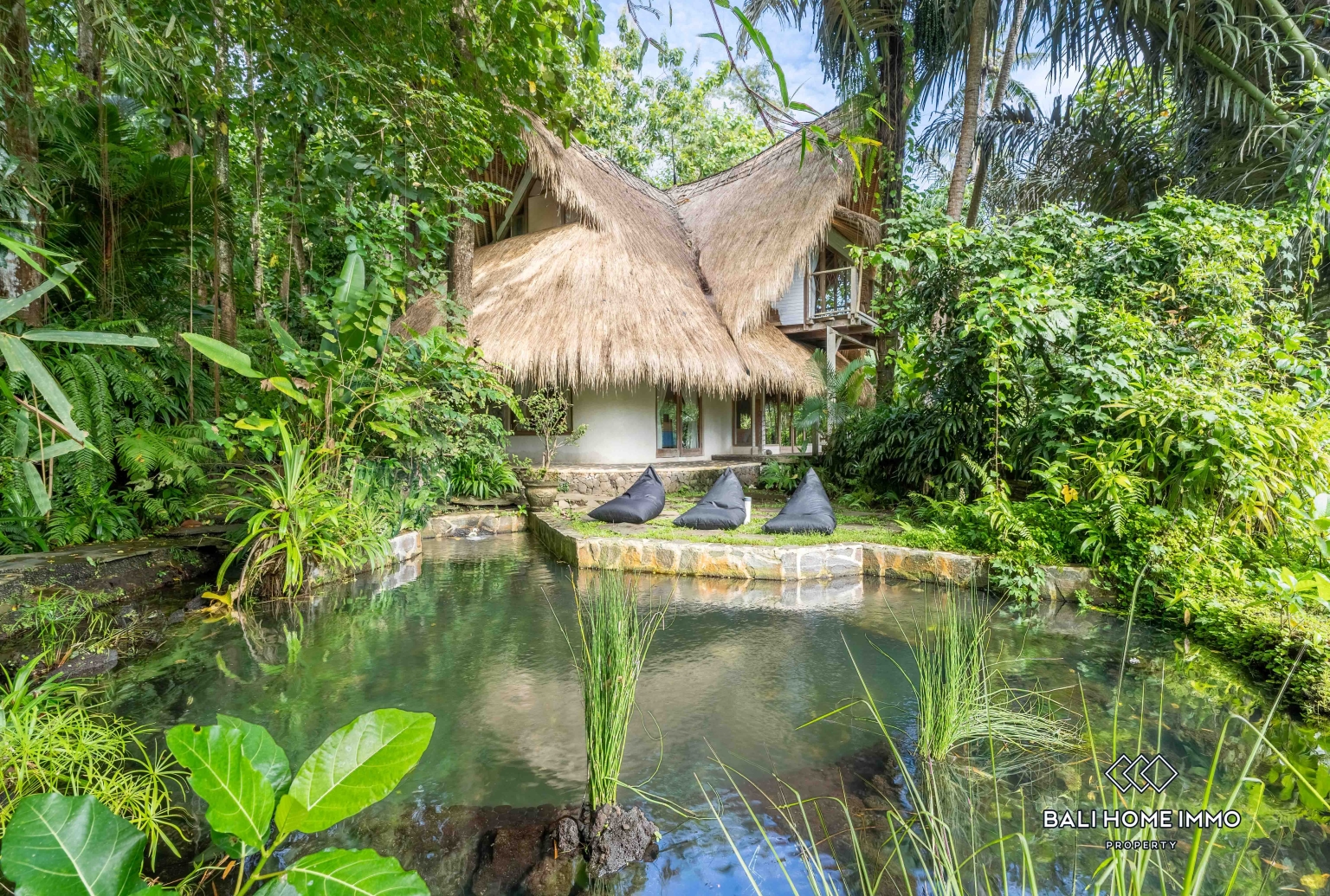 4 Bedrooms Eco Villa with River and Jungle View for Rent Near Greenschool