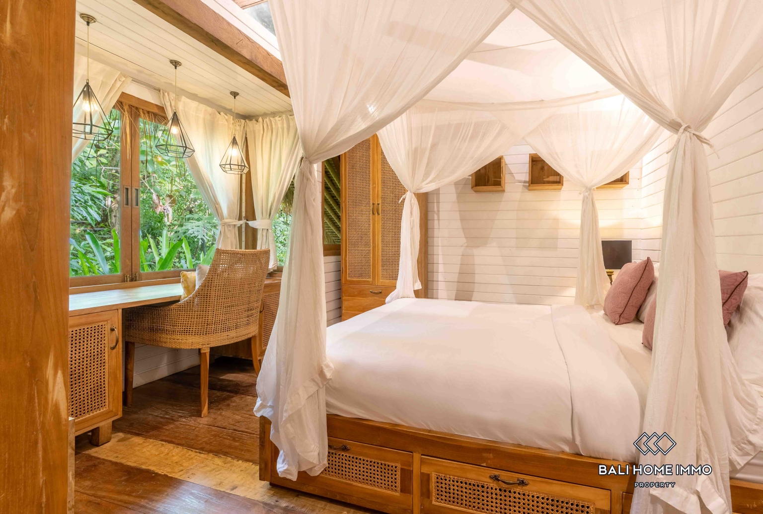 4 Bedrooms Eco Villa with River and Jungle View for Rent Near Greenschool — image 7