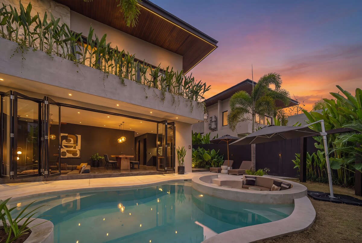 Bold x Gold — 3BR Villa Rental in Uluwatu — image 3