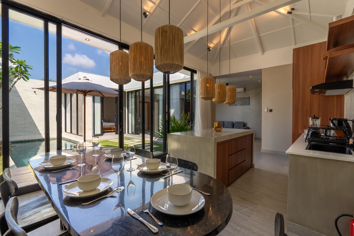 Solencia - 3BR Designer Villa with Pool & Bathtub in Jimbaran, Bali — image 7