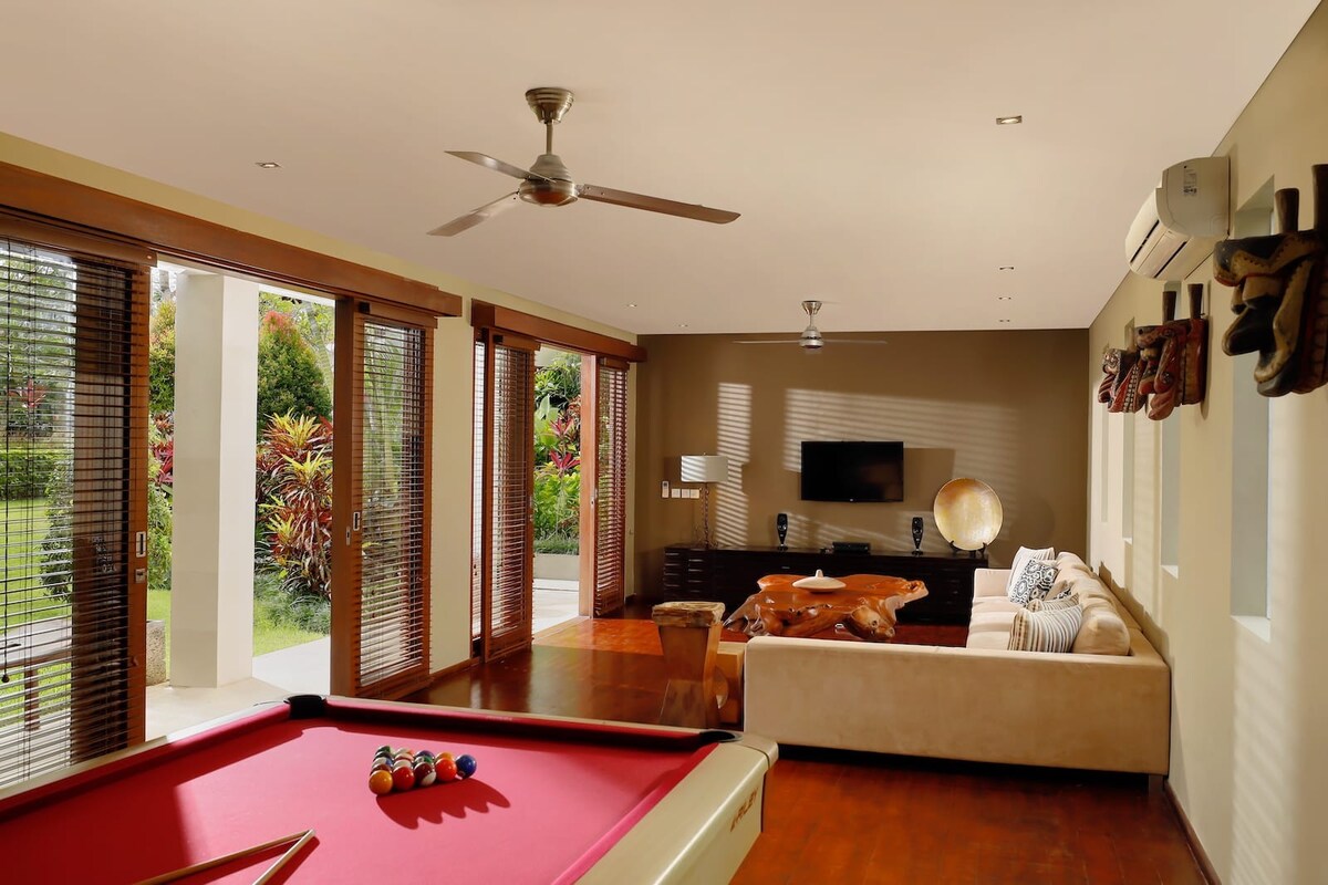 Grand Coastal Estate 6 Bedroom Private Villa in Jimbaran — image 3