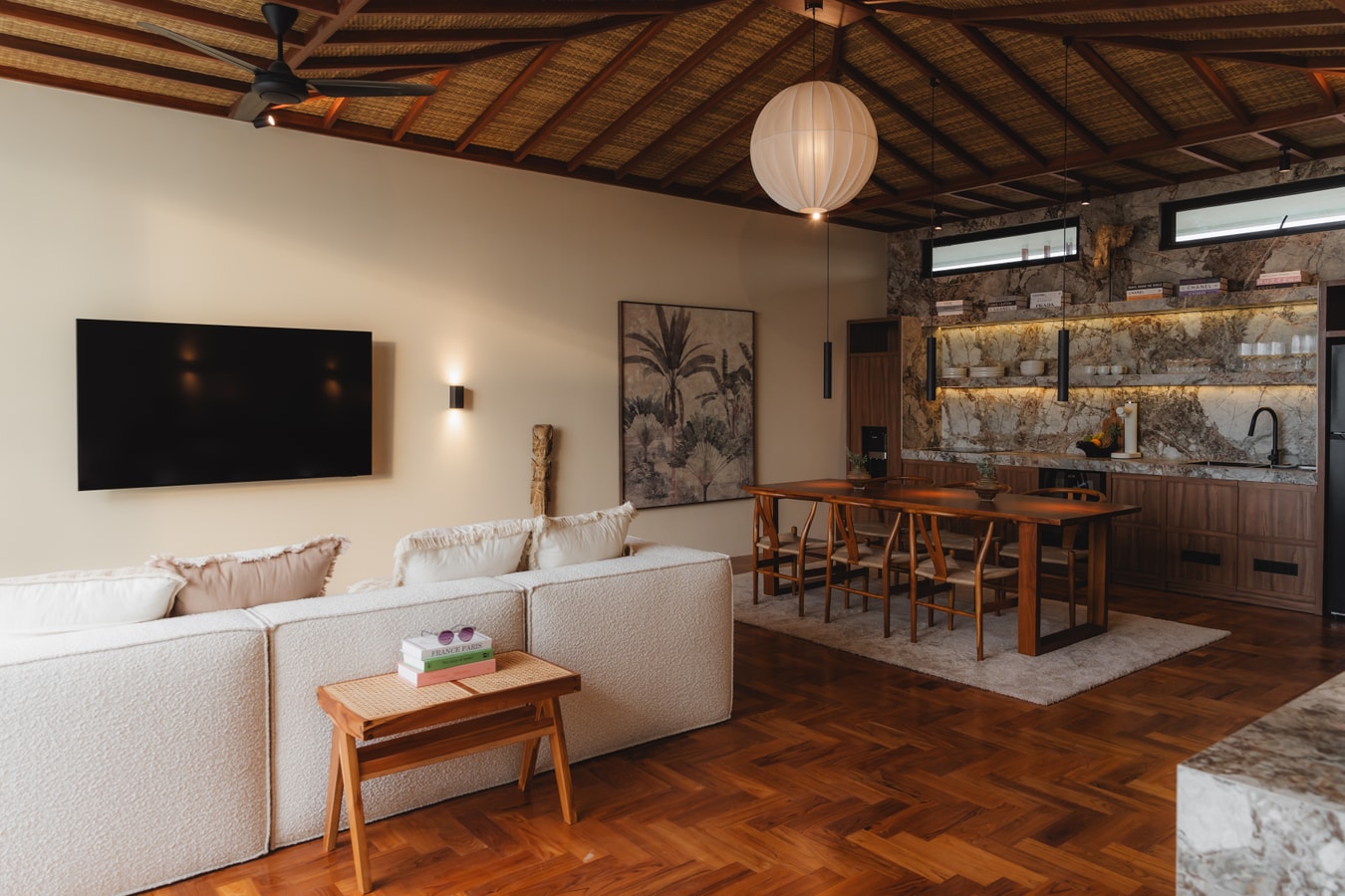Canggu Serene 2BR Penthouse, Scenic Balcony & Pool in Canggu, Bali — image 3