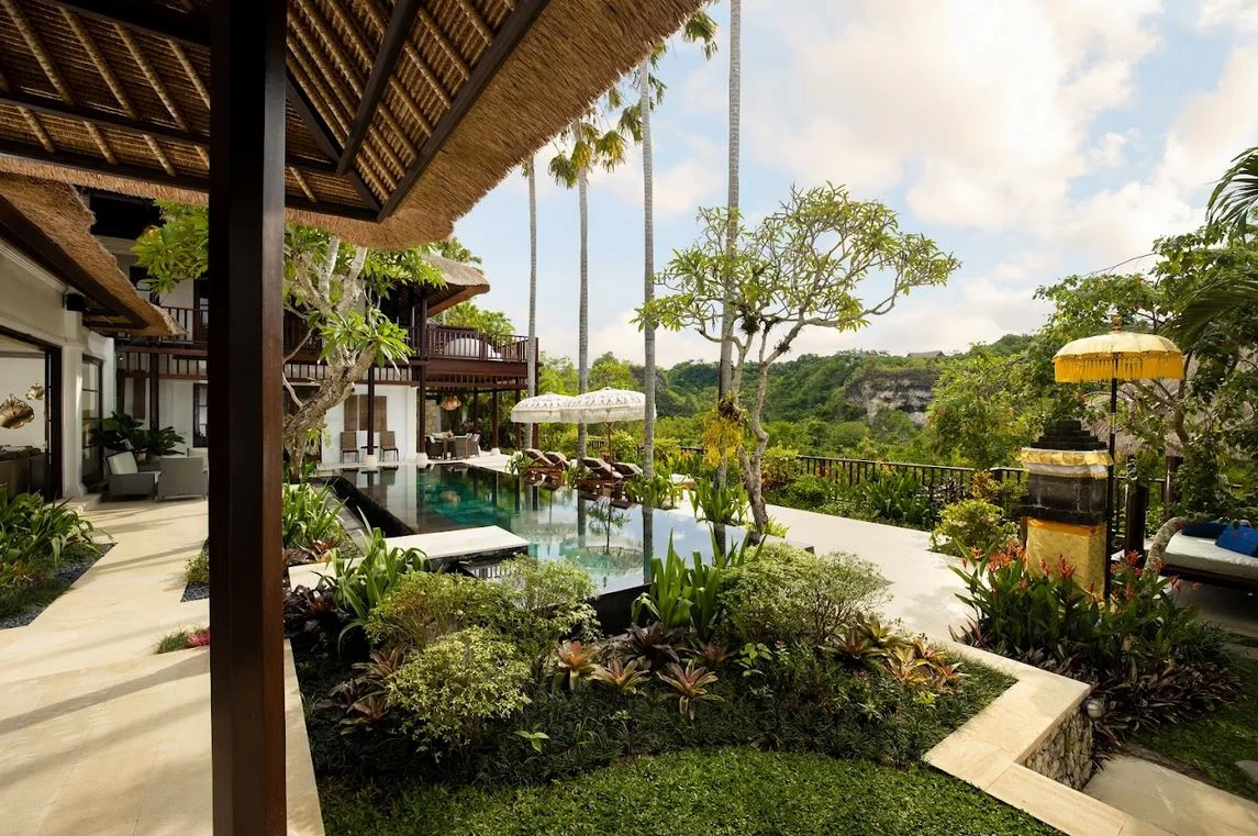 4-Bedroom Tropical Pavilion Villa with Private Pool Near Jimbaran Beach — image 7