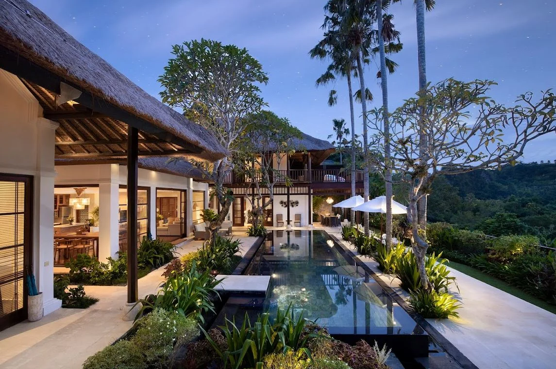 4-Bedroom Tropical Pavilion Villa with Private Pool Near Jimbaran Beach — image 3