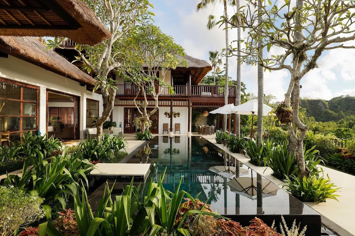 4-Bedroom Tropical Pavilion Villa with Private Pool Near Jimbaran Beach — image 16