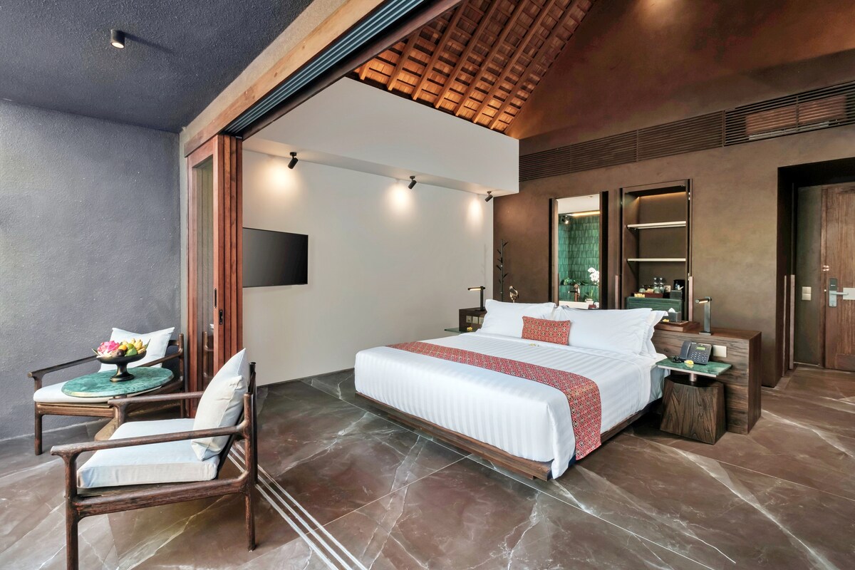 Central Honeymoon Escape Private Villa in Ubud — image 1