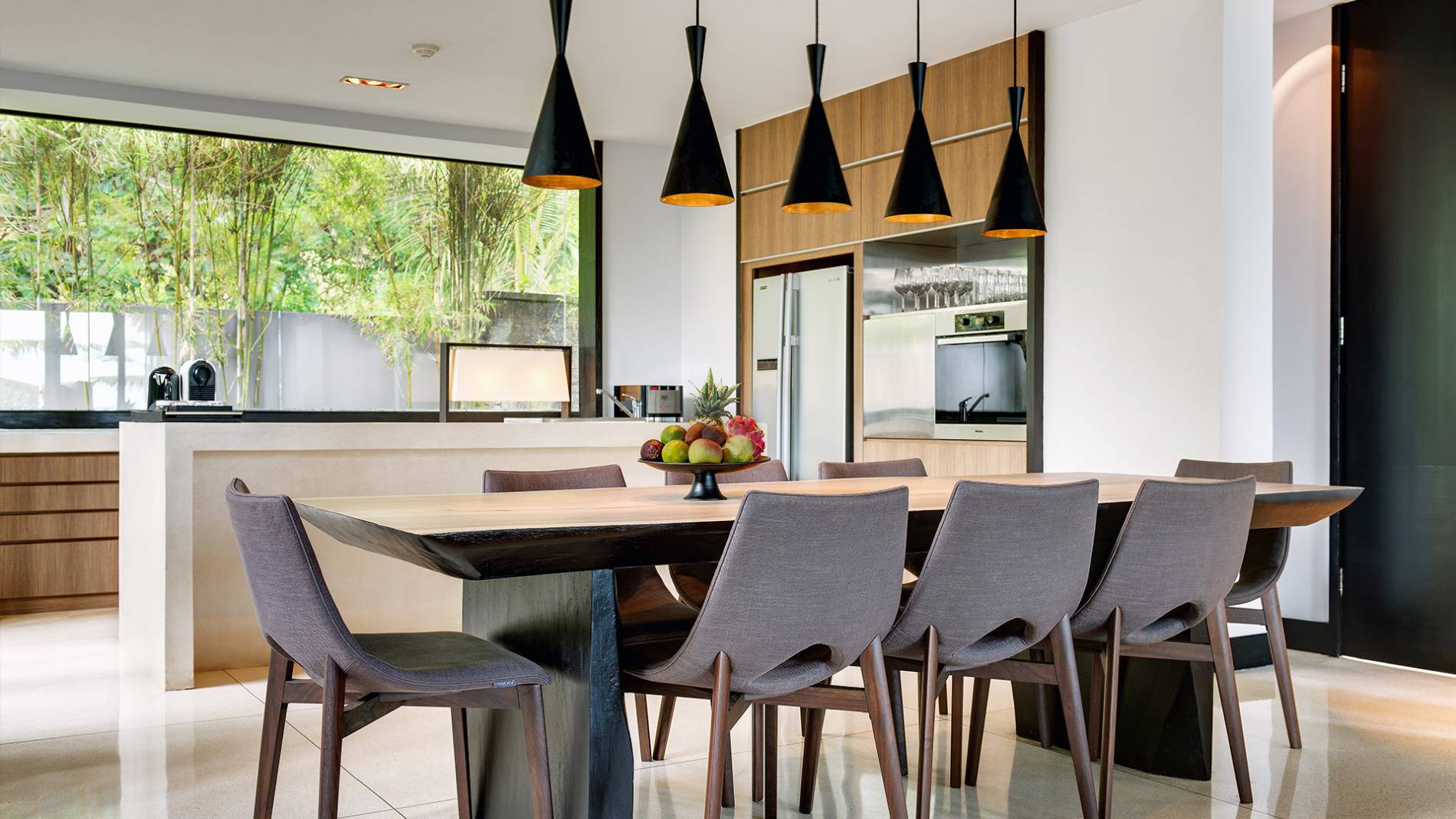 6 Bedrooms Beachfront Villa in tabanan — image 8