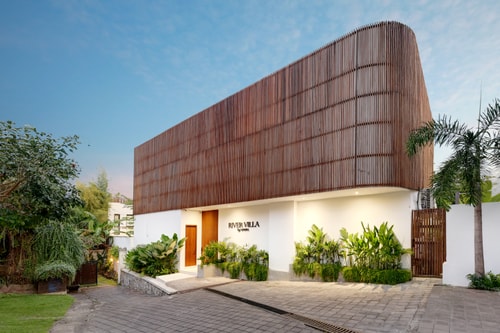 5 BR: Spacious Villa surrounding by rice fields in Canggu, Bali — image 1