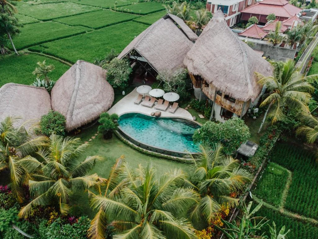 5-Bedroom Tranquil Villa Retreat Near Ubud – Infinity Pool, Rice Field Views & Balinese Hospitality – BVI2612