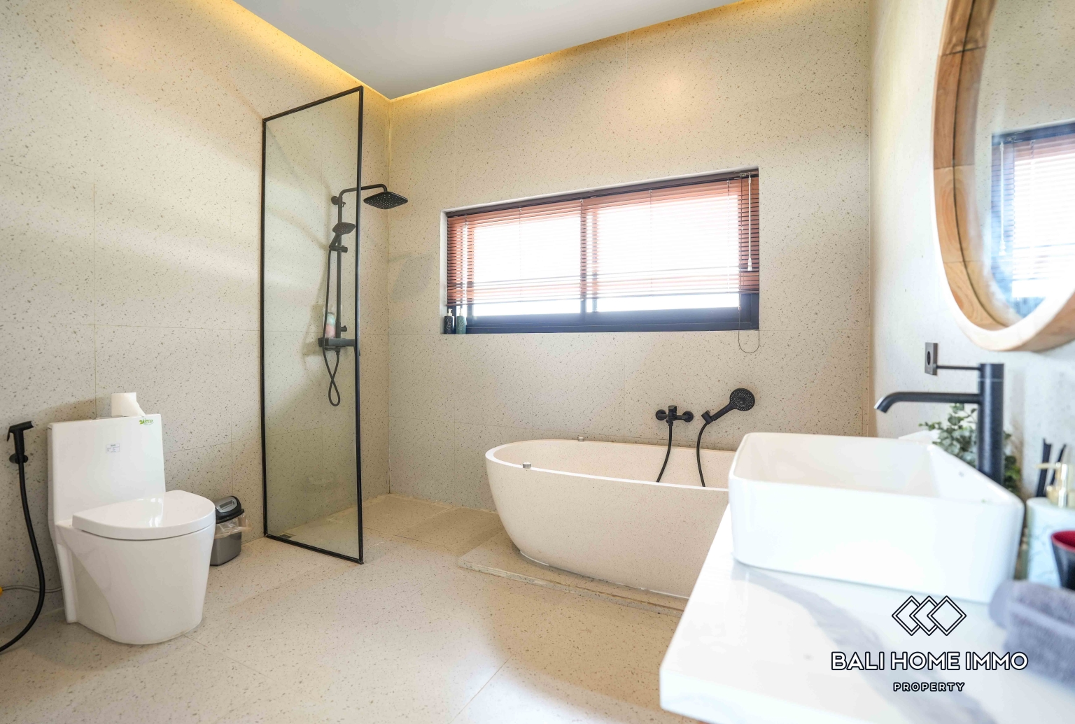 5 Bedroom Family Villa for Rent in Cepaka — image 17